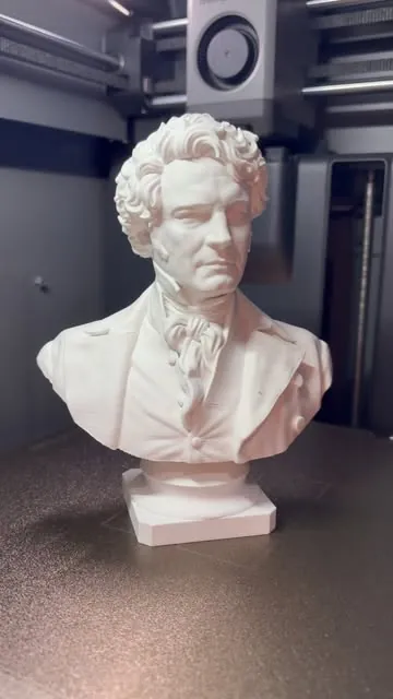 Busto blanco de estilo clásico, impreso en 3D