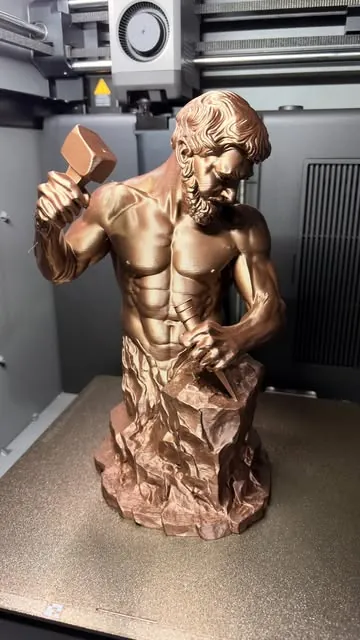 Busto cobre de Hefesto con su martillo, impreso en 3D